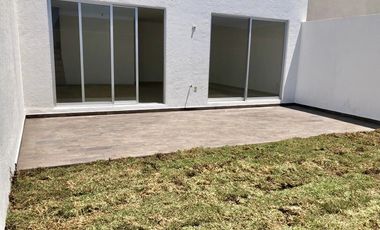 PRECIOSA CASA DE 3 NIVELES TIENE TODO!  JARDIN 70M2 GRAN SALÓN DE JUEGOS 3 REC