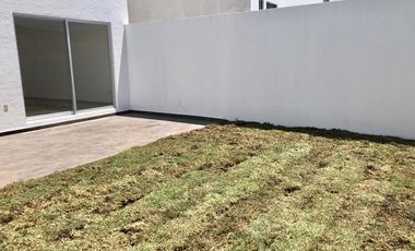PRECIOSA CASA DE 3 NIVELES TIENE TODO!  JARDIN 70M2 GRAN SALÓN DE JUEGOS 3 REC