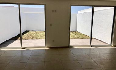 PRECIOSA CASA DE 3 NIVELES TIENE TODO!  JARDIN 70M2 GRAN SALÓN DE JUEGOS 3 REC