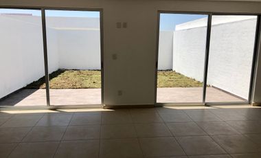PRECIOSA CASA DE 3 NIVELES TIENE TODO!  JARDIN 70M2 GRAN SALÓN DE JUEGOS 3 REC