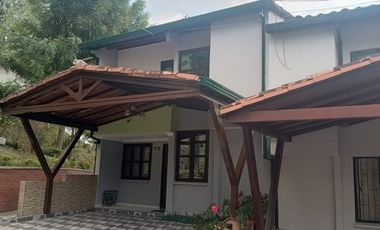 CASA PRINEOS FLORIDABLANCA. Cod V9391