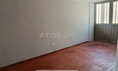 casa en arriendo en prados del norte. Cod A5967