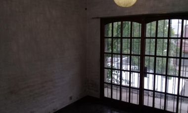 EXCELENTE DEPARTAMENTO DE 3 AMBIENTES EN PRIMER PISO.