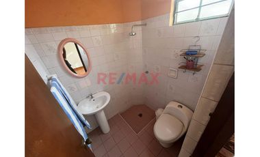 Venta De Casa 2 Pisos Urb. Manuel Arevalo
