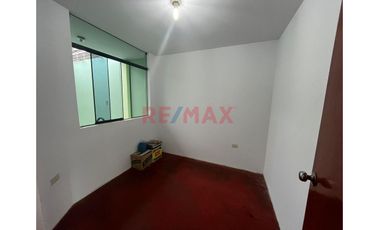 Venta De Casa 2 Pisos Urb. Manuel Arevalo