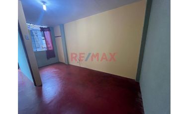 Venta De Casa 2 Pisos Urb. Manuel Arevalo