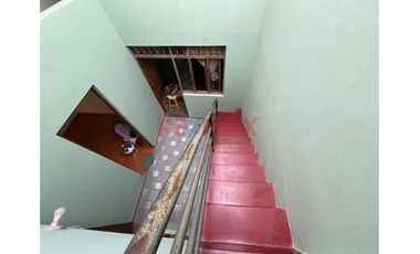 Venta De Casa 2 Pisos Urb. Manuel Arevalo