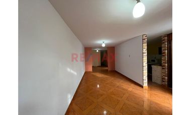 Venta De Casa 2 Pisos Urb. Manuel Arevalo