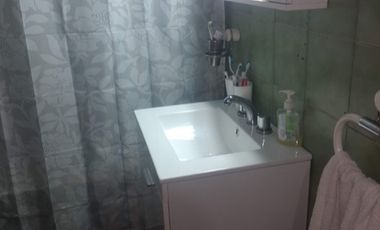 Casa PH en venta en Sarandi Oeste