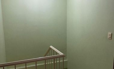 Bajo de precio !!Casa  2 planta en Villa España Mucho Lote 1