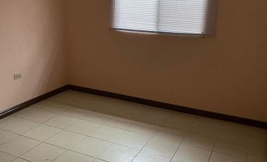 Bajo de precio !!Casa  2 planta en Villa España Mucho Lote 1