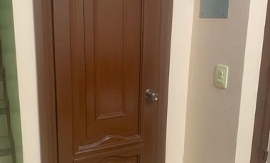 Bajo de precio !!Casa  2 planta en Villa España Mucho Lote 1