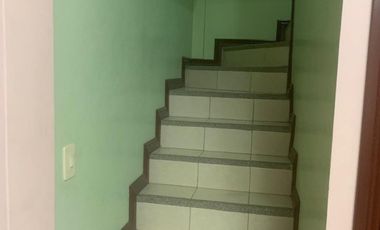 Bajo de precio !!Casa  2 planta en Villa España Mucho Lote 1