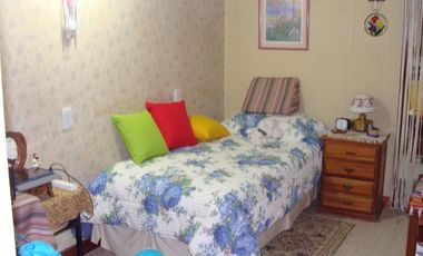 EXCELENTE CHALET EN 3 PLANTAS   LOTE DE 10 X 42 MUY BUENA CALIDAD DE CONSTRUCION