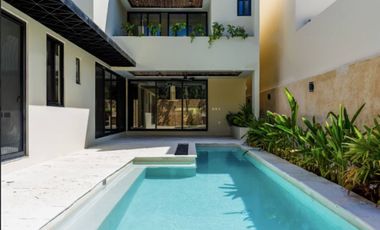 Casa con jardin y alberca privada,  residencial con amenidades, Valenia