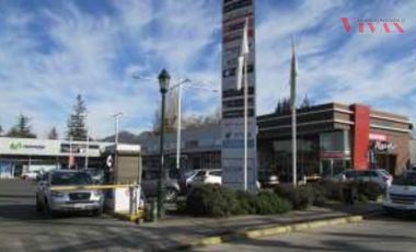 Local Comercial en Arriendo en Av. La Dehesa / Strip Center Small Service