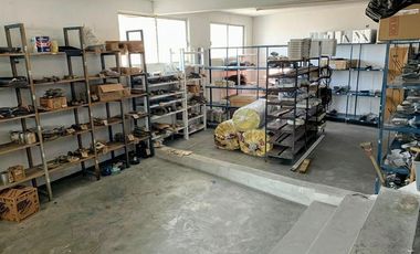 Locales con oficinas y bodega en Venta, Galeana, Tlalnepantla