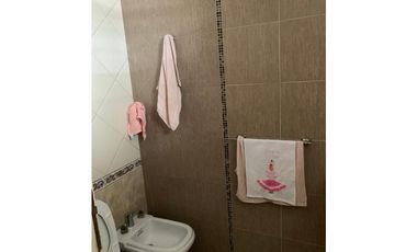 OPORTUNIDAD ! DEPTO 4 AMB QUINCHO IMPECABLE VILLA PRIMERA