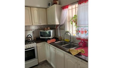 OPORTUNIDAD ! DEPTO 4 AMB QUINCHO IMPECABLE VILLA PRIMERA