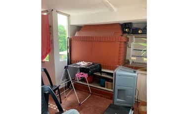 OPORTUNIDAD ! DEPTO 4 AMB QUINCHO IMPECABLE VILLA PRIMERA