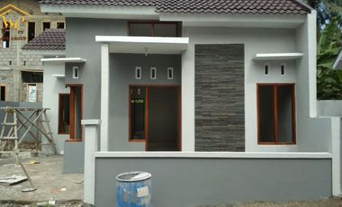 DIJUAL RUMAH SIAP HUNI DI SEYGAN SLEMAN ! BOOKING SEKARANG !