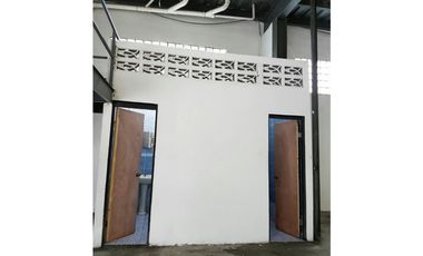 BODEGA 2,600 MT2 EN LLANO BONITO