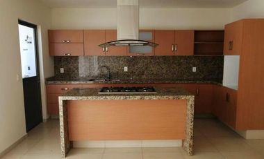 Residencia Ejecutiva en Bosques Cedros: Seguridad de Alto Nivel y Confort Tecnológico en el Corredor Sur