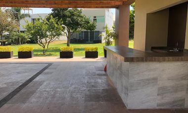 Residencia Ejecutiva en Bosques Cedros: Seguridad de Alto Nivel y Confort Tecnológico en el Corredor Sur