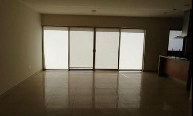 Residencia Ejecutiva en Bosques Cedros: Seguridad de Alto Nivel y Confort Tecnológico en el Corredor Sur