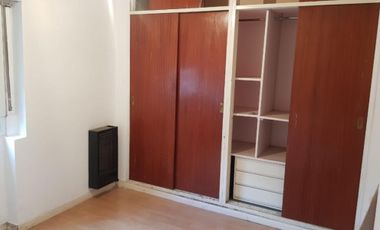 VENTA DE EXCELENTE CHALET DE 400 M² CONSTRUIDOS EN UN LOTE DE 500 M² - INMEJORABLE UBICACIÓN