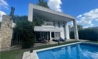 Alquiler Temporada amplia Casa con pileta Barrio privado Rumencó