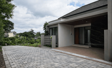 Rumah Siap Huni Atau Siap Bangun Di Maguwoharjo Dekat RS Hermina