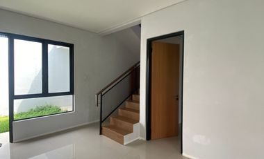 Rumah LT 128 SHM Siap Huni dekat Puri Indah Mall Dibantu KPR J-43177