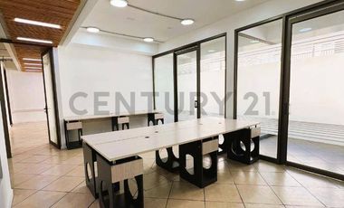 Arriendo Oficina de 109 m² |Edificio España| Santiago Centro (Metro U. de Chile)