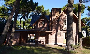 VENTA PINAMAR NORTE  CASA 4 AMBIENTES