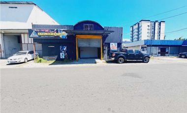 VENDO/ ALQUILO LOCAL COMERCIAL EN ESQUINA CON BODEGA