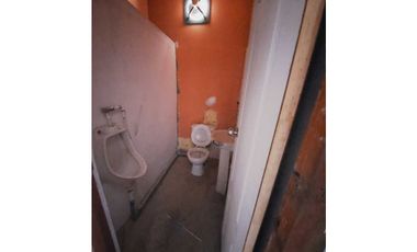 VENDO/ ALQUILO LOCAL COMERCIAL EN ESQUINA CON BODEGA