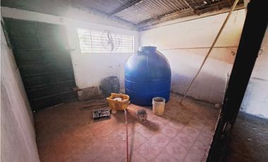 VENDO/ ALQUILO LOCAL COMERCIAL EN ESQUINA CON BODEGA