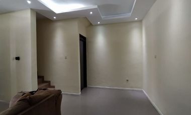 Rumah di Antapani , 2 lantai ,4 Kt, cluster semi furnished