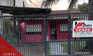 CASA A LA VENTA EN LA REJA