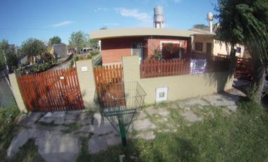 Casa + depto+ galpón en venta Mar de Ajó (1071)