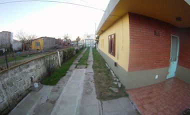Casa + depto+ galpón en venta Mar de Ajó (1071)