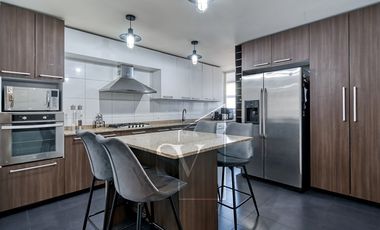 Dúplex 4 dormitorios en privilegiado sector de Vitacura