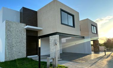 Casa de 4 habitaciones en venta en Privada residencial Zentura Cholul Mérida