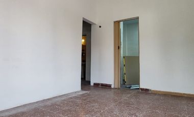 Departamento Tipo Casa en venta en Remedios de Escalada Este