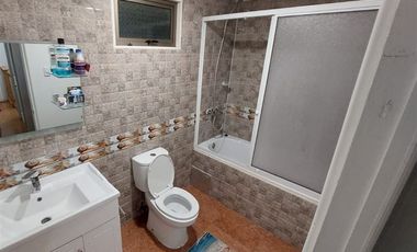 Casa de 2 pisos en venta de 4 dorm 2 baños en Calera