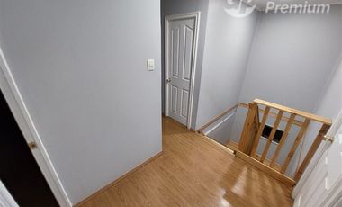 Casa de 2 pisos en venta de 4 dorm 2 baños en Calera