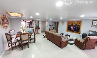 Casa de 2 pisos en venta de 4 dorm 2 baños en Calera