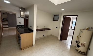 apartamento en arriendo en la abadia. Cod A61621