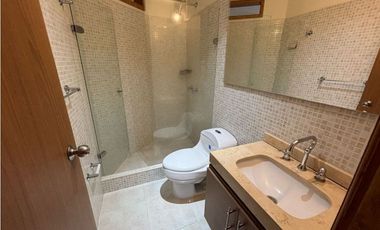apartamento en arriendo en los alpes. Cod A20970